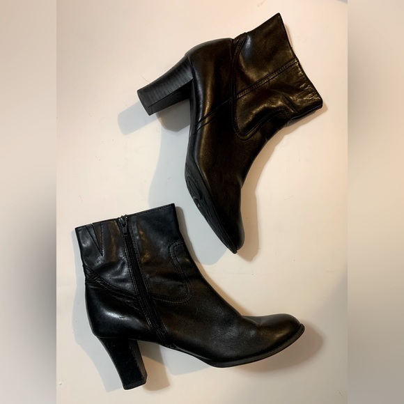 A.N.A. Black Ankle Boots Size 9 - Picture 2 of 4